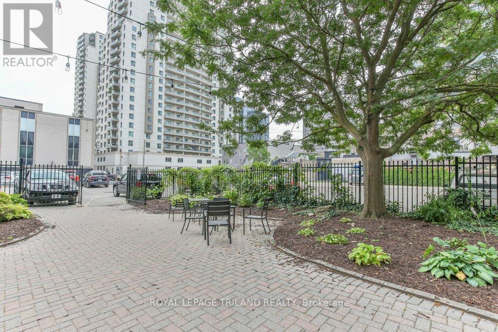 101 - 285 Queens Avenue, London East (East F), ON - Outdoor
