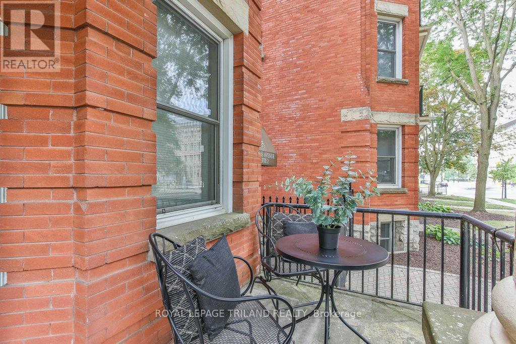 101 - 285 Queens Avenue, London East (East F), ON - Outdoor With Exterior
