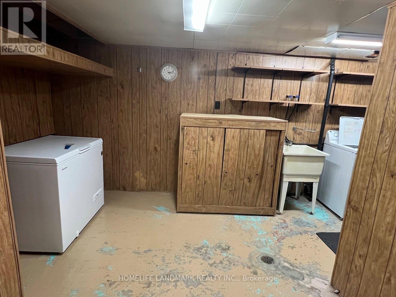 12 Pratt Circle, Markham, ON - Indoor Photo Showing Laundry Room
