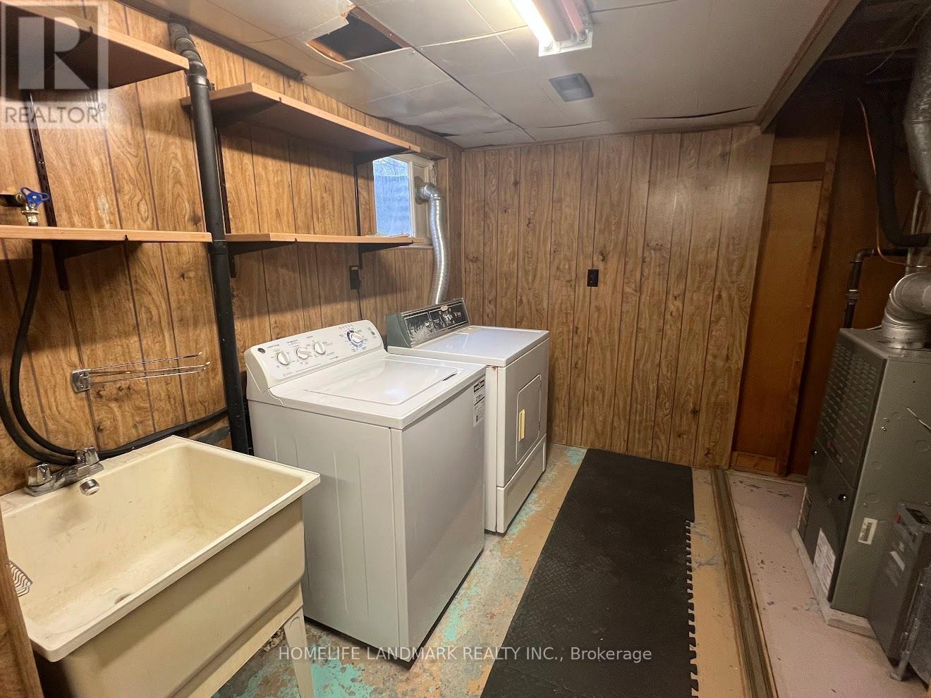 12 Pratt Circle, Markham, ON - Indoor Photo Showing Laundry Room