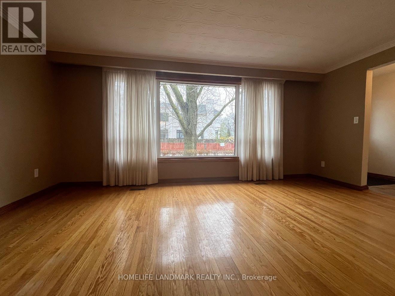 12 Pratt Circle, Markham, ON - Indoor Photo Showing Other Room