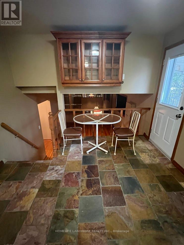 12 Pratt Circle, Markham, ON - Indoor Photo Showing Dining Room
