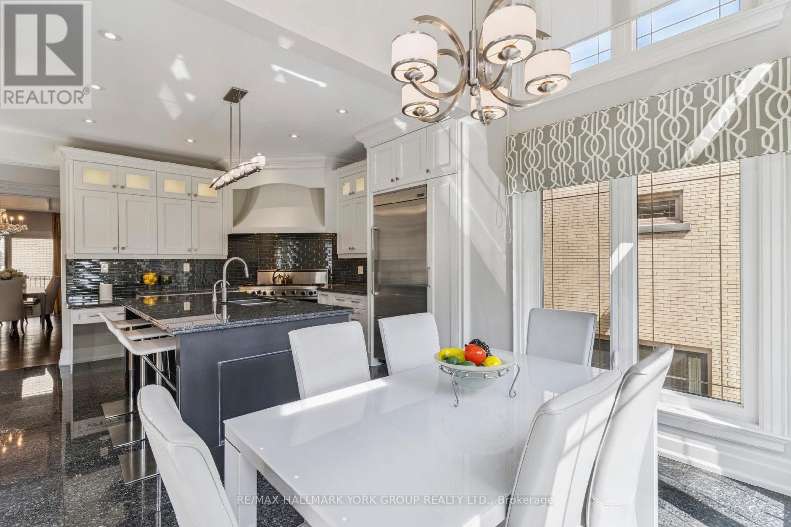 27 Scott Crescent, King, ON - Indoor Photo Showing Dining Room