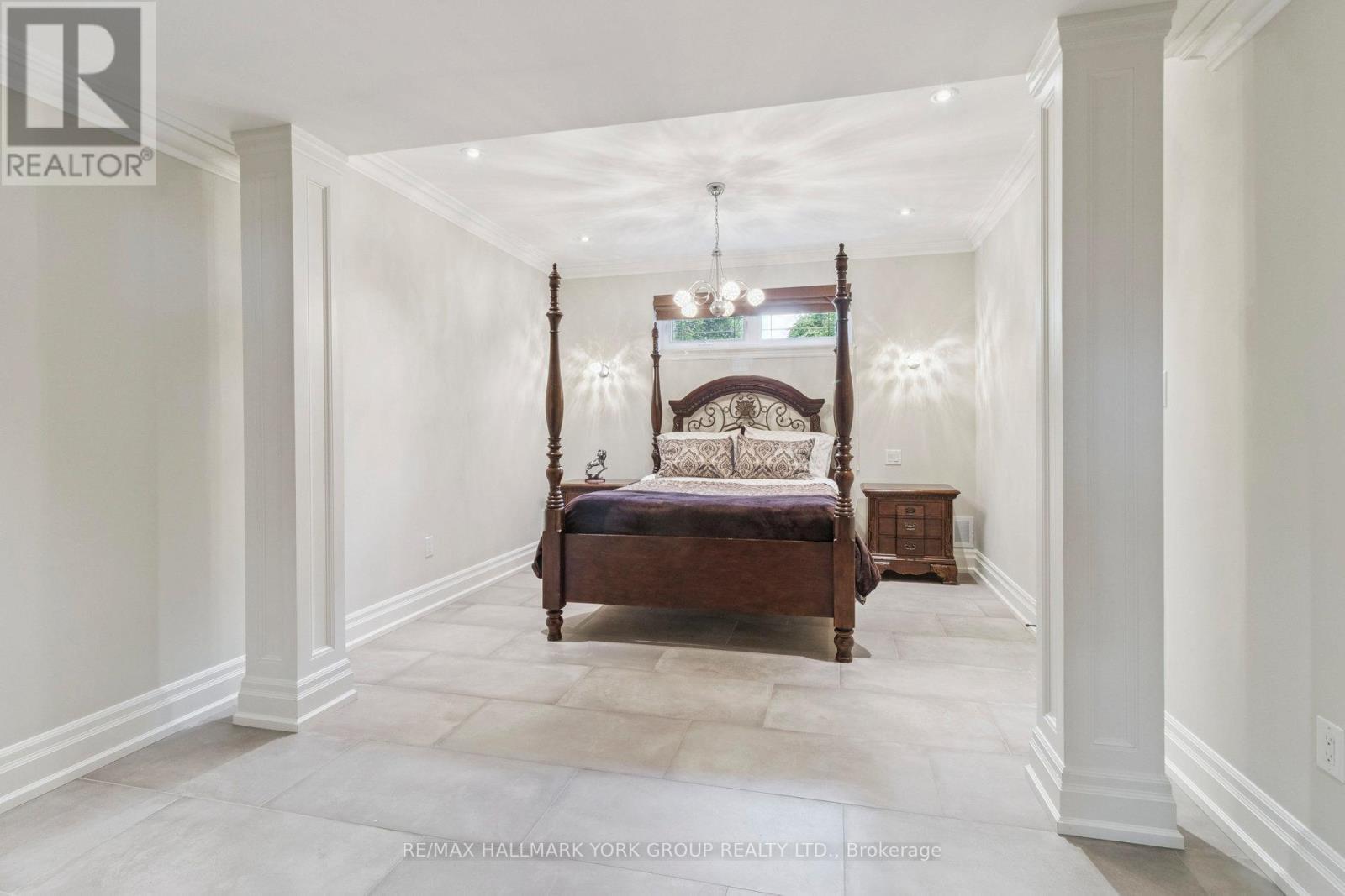 27 Scott Crescent, King, ON - Indoor Photo Showing Bedroom