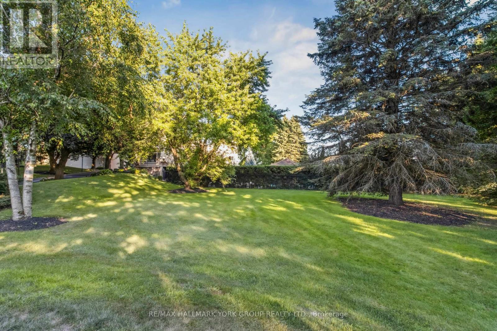 27 Scott Crescent, King, ON - Outdoor