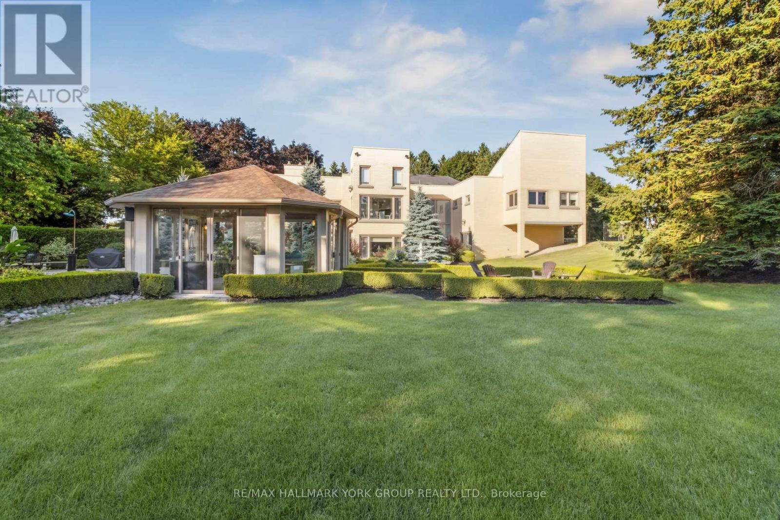 27 Scott Crescent, King, ON - Outdoor