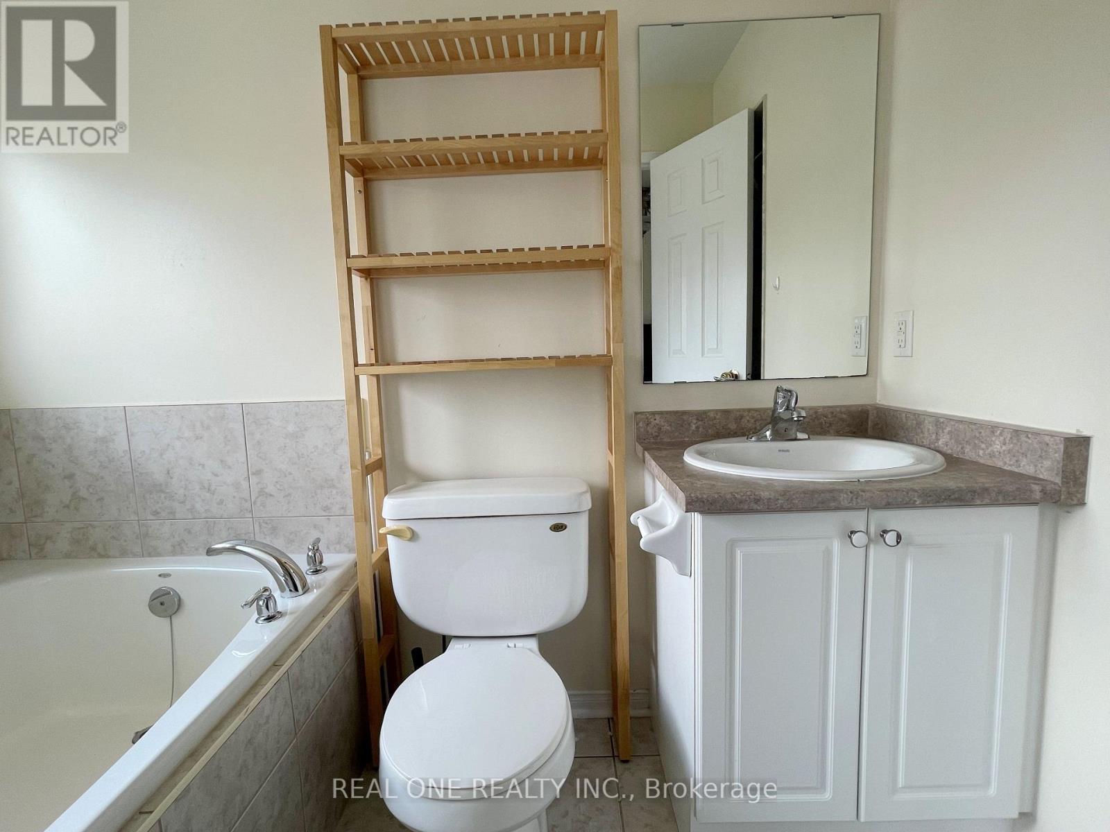 Master Ensuite - 5302 Palmetto Place, Mississauga, ON - Indoor Photo Showing Bathroom