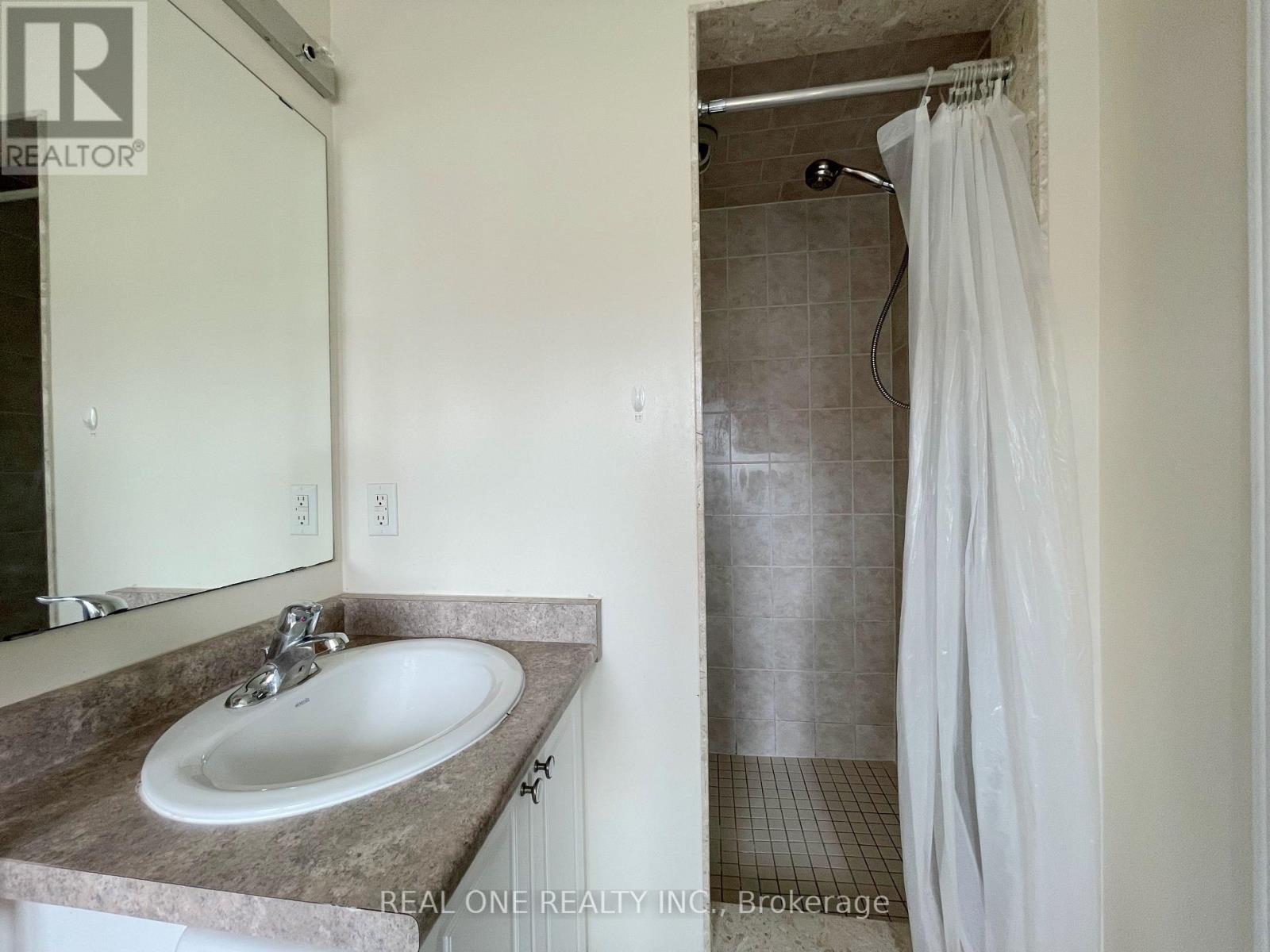 Master Ensuite - 5302 Palmetto Place, Mississauga, ON - Indoor Photo Showing Bathroom