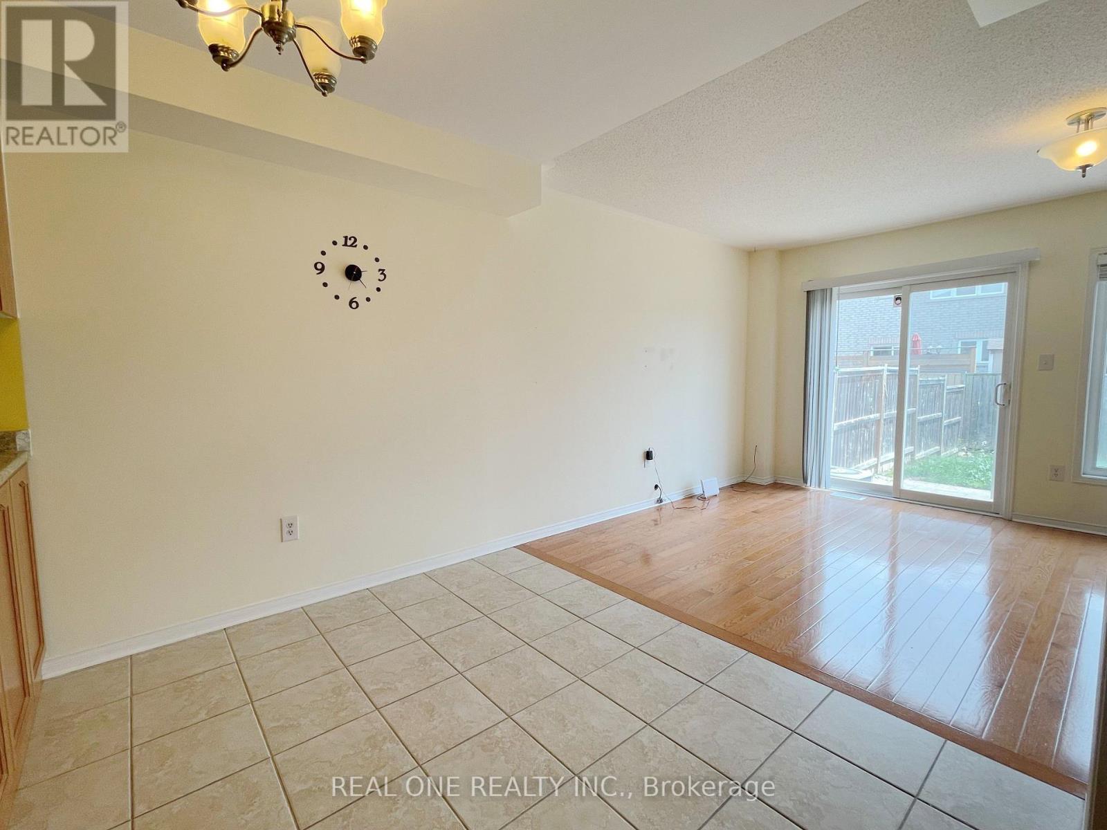 5302 Palmetto Place, Mississauga, ON - Indoor Photo Showing Other Room