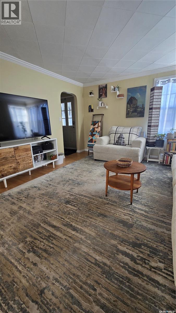 118 Second Street W, Carnduff, SK - Indoor Photo Showing Living Room