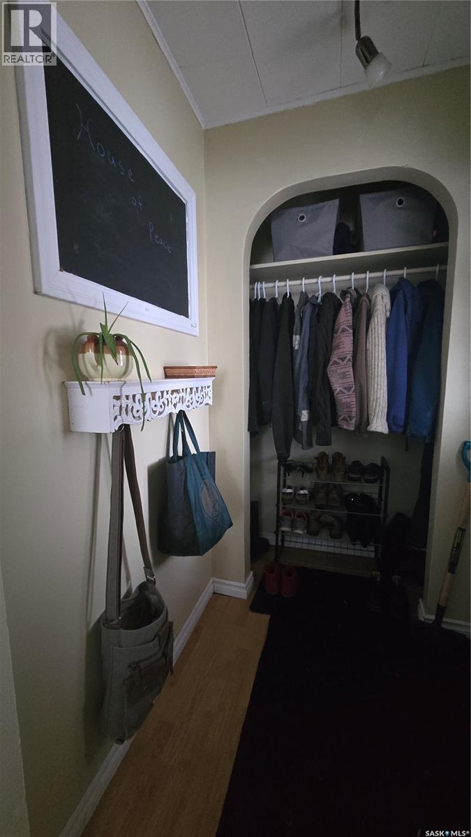 118 Second Street W, Carnduff, SK - Indoor