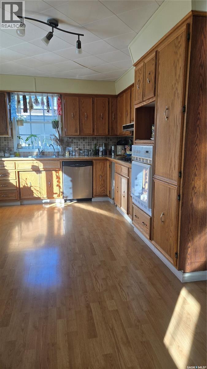 118 Second Street W, Carnduff, SK - Indoor Photo Showing Kitchen