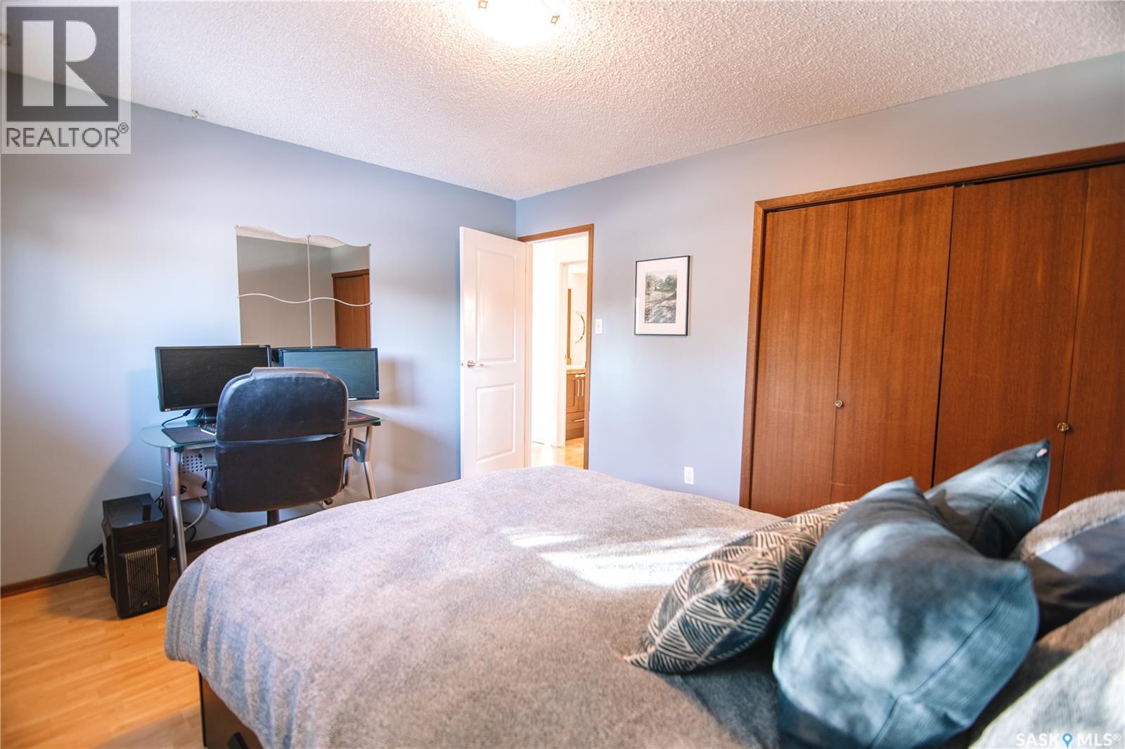 1222 Flexman Crescent N, Regina, SK - Indoor Photo Showing Bedroom