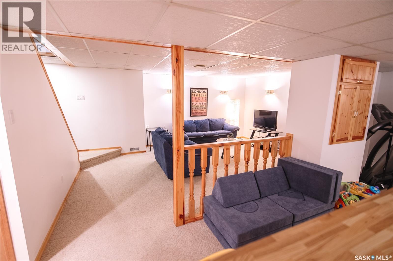 1222 Flexman Crescent N, Regina, SK - Indoor