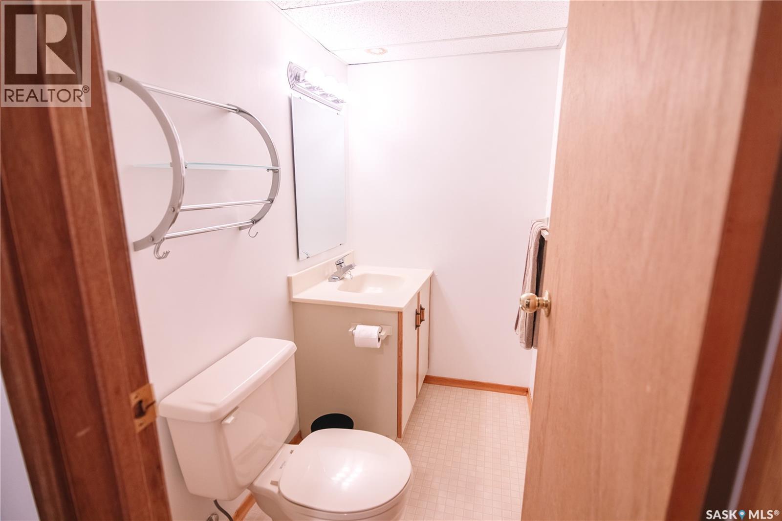 1222 Flexman Crescent N, Regina, SK - Indoor Photo Showing Bathroom