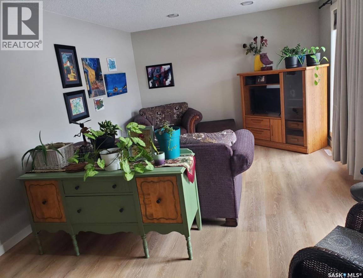 105 6Th Avenue S, Big River, SK - Indoor