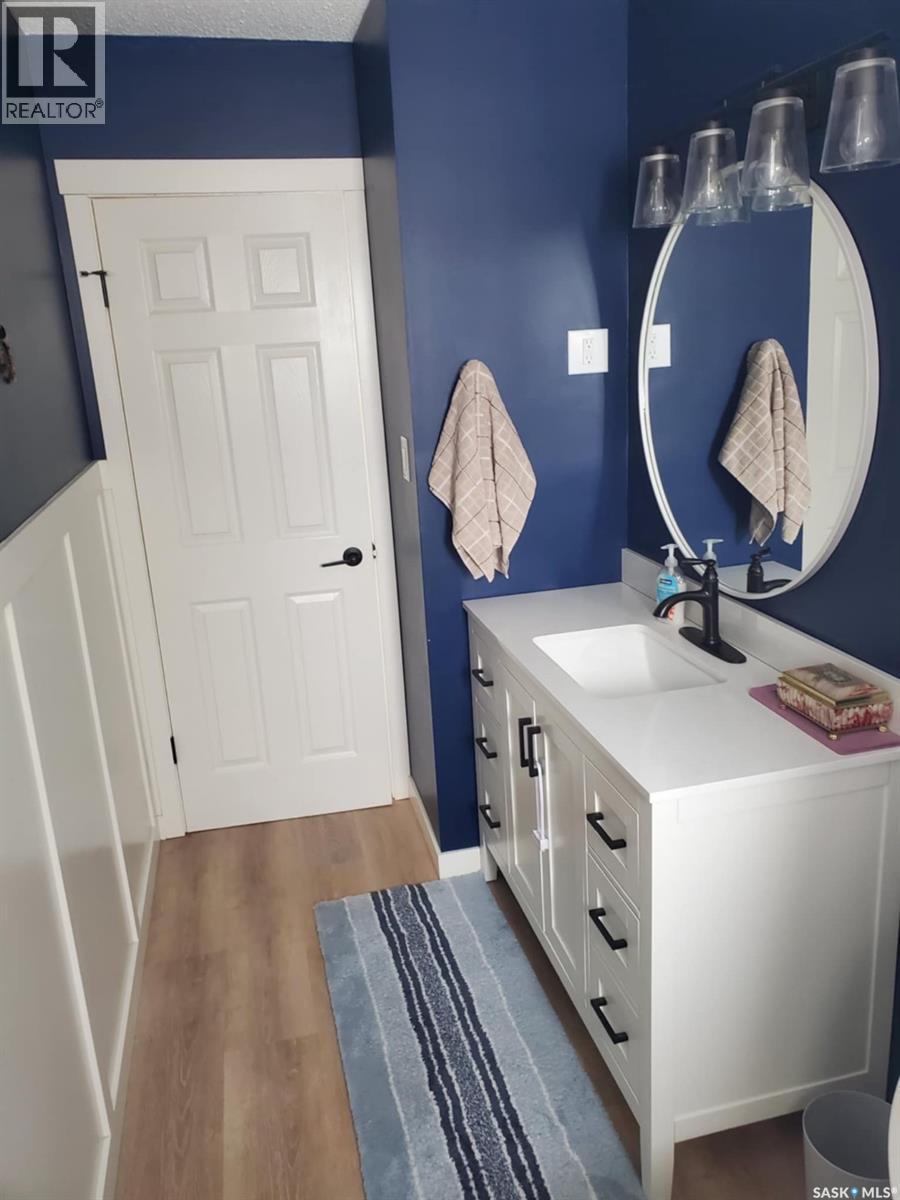 105 6Th Avenue S, Big River, SK - Indoor