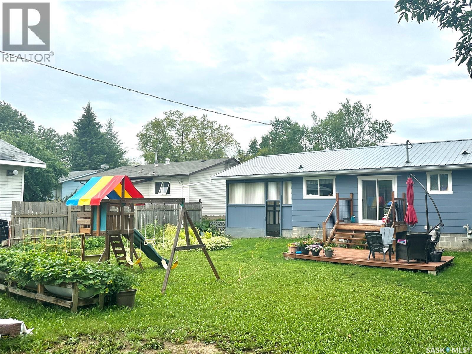 105 6Th Avenue S, Big River, SK - Outdoor