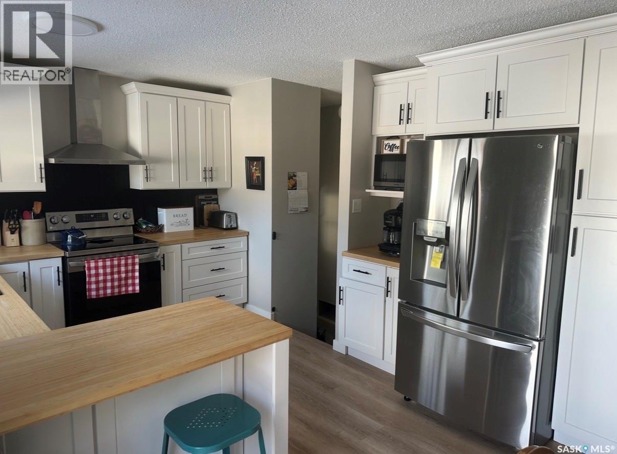 105 6Th Avenue S, Big River, SK - Indoor Photo Showing Kitchen