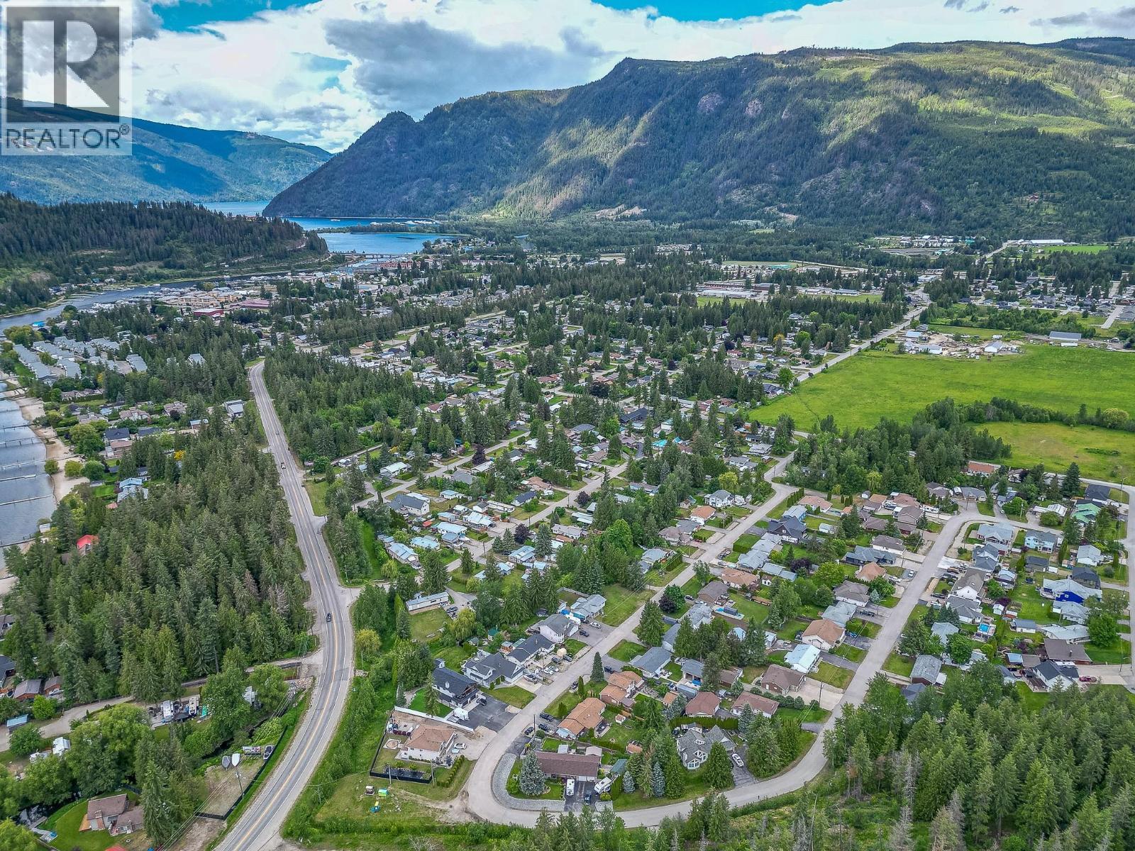 258 Bayview Drive, Sicamous, BC