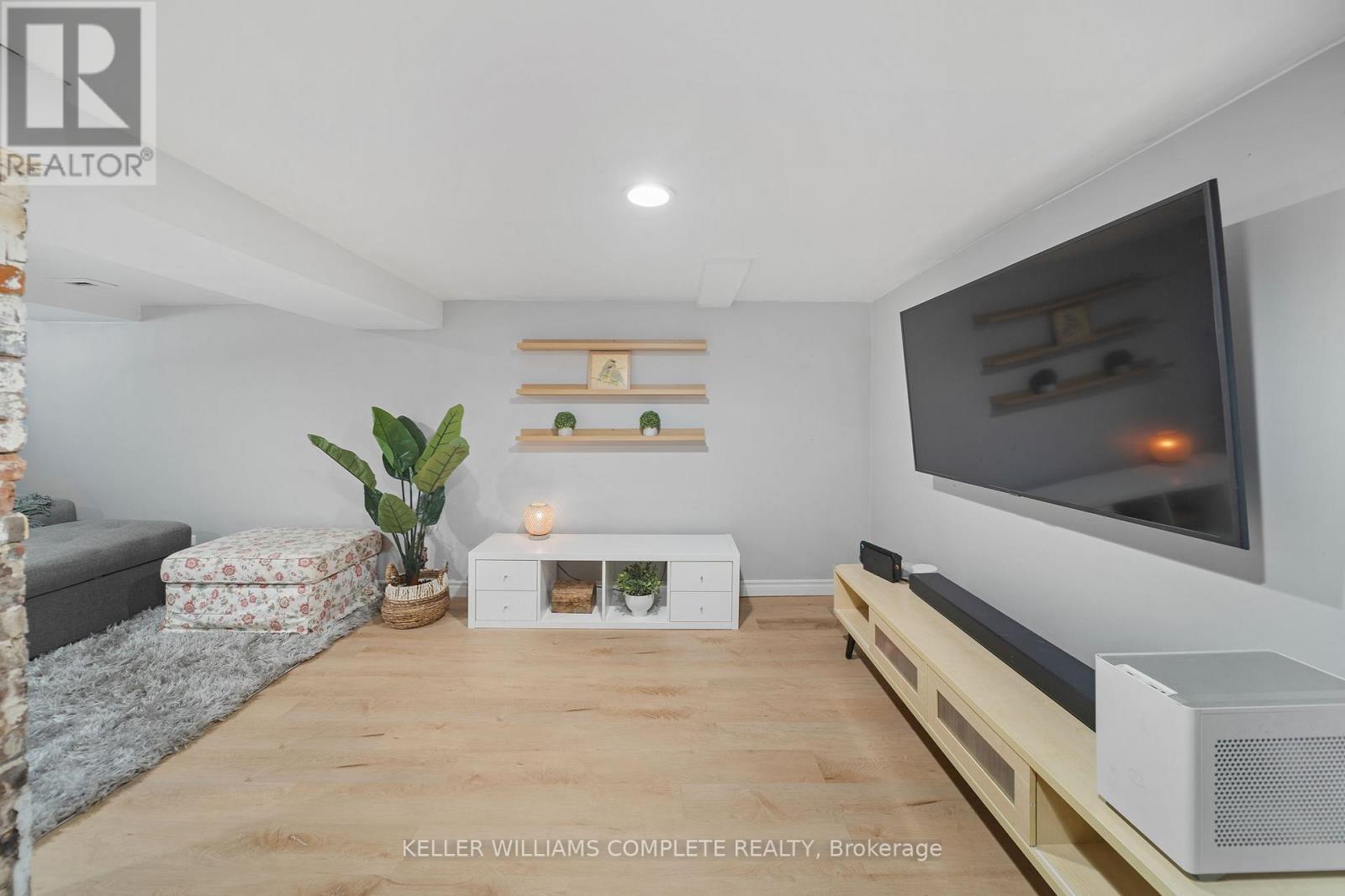 Freshly Updated - 22 Cope Street, Hamilton, ON - Indoor Photo Showing Other Room