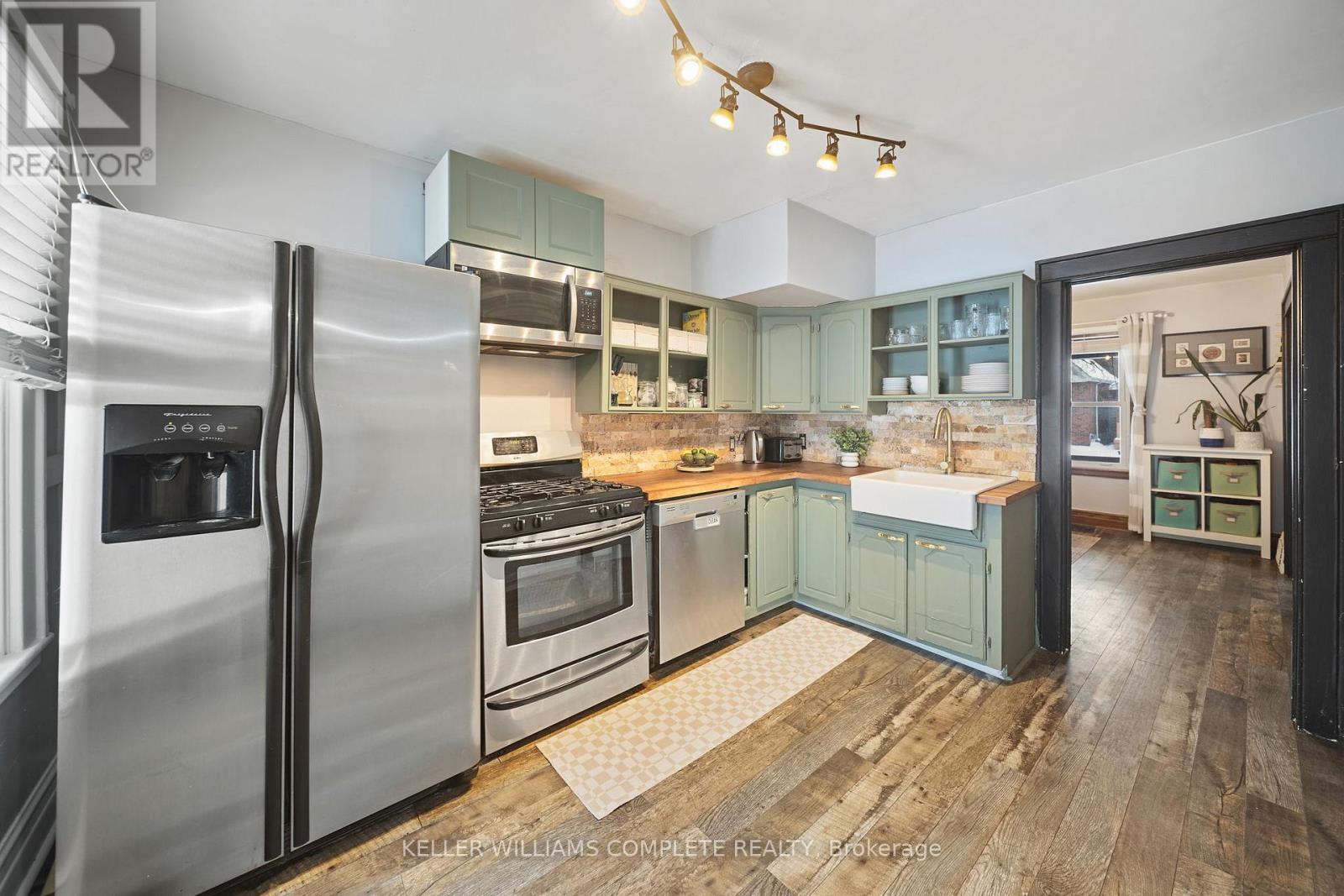 Kitchen - 22 Cope Street, Hamilton, ON - Indoor Photo Showing Kitchen With Stainless Steel Kitchen