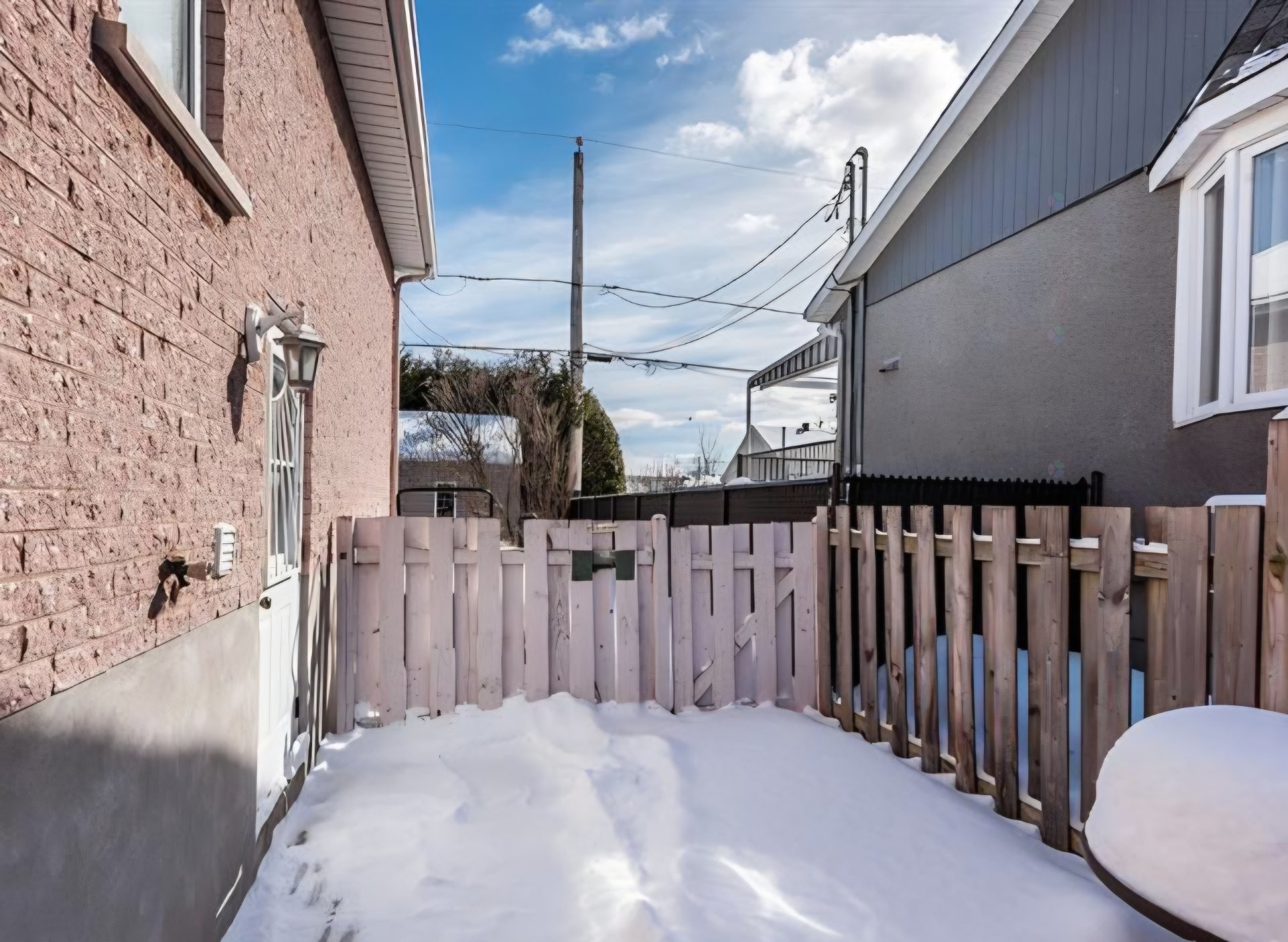 Cour - 5395 Rue Boisjoli, Longueuil (Saint-Hubert), QC - Outdoor With Exterior