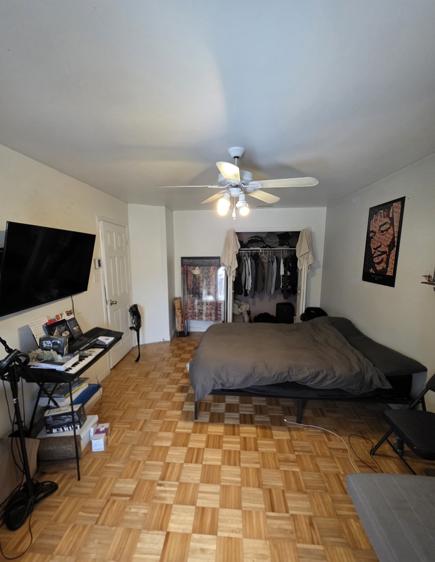 Chambre à coucher principale - 5395 Rue Boisjoli, Longueuil (Saint-Hubert), QC - Indoor Photo Showing Bedroom
