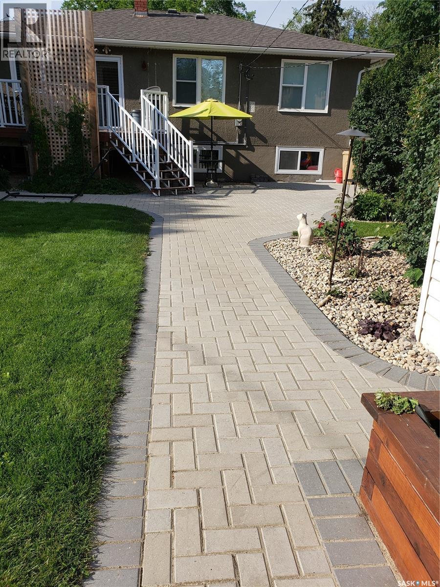 1024 6Th Street E, Saskatoon, SK - Outdoor