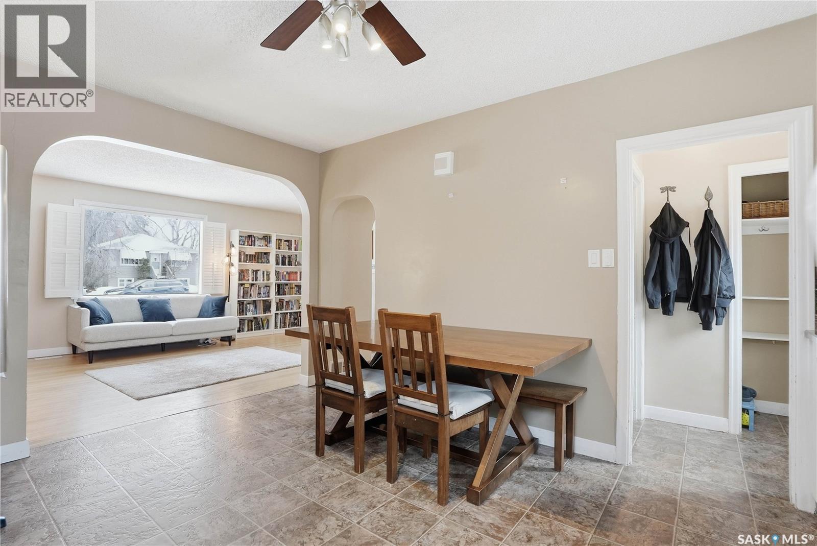 1024 6Th Street E, Saskatoon, SK - Indoor Photo Showing Dining Room