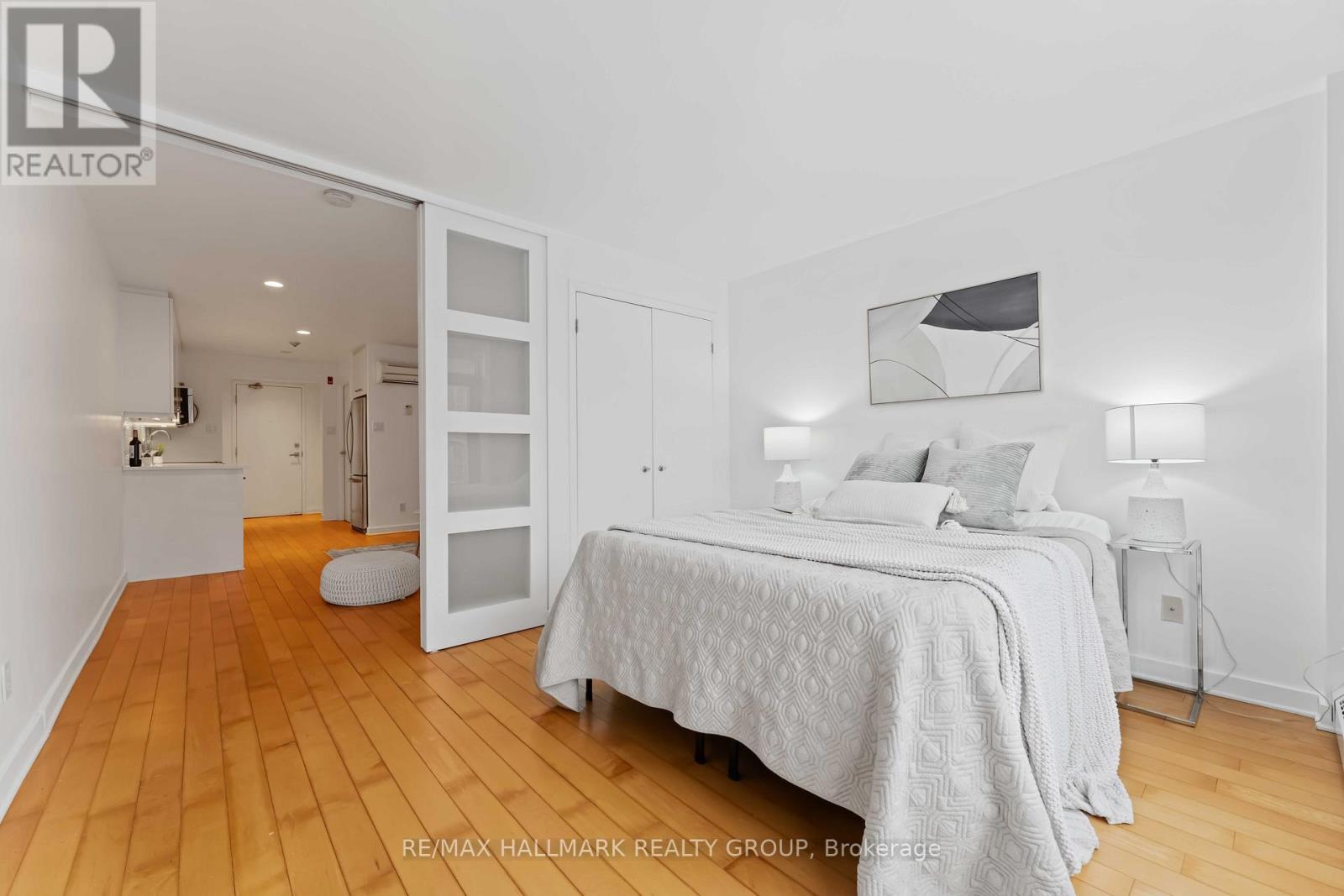 15 - 202 St Patrick Street, Ottawa, ON - Indoor Photo Showing Bedroom