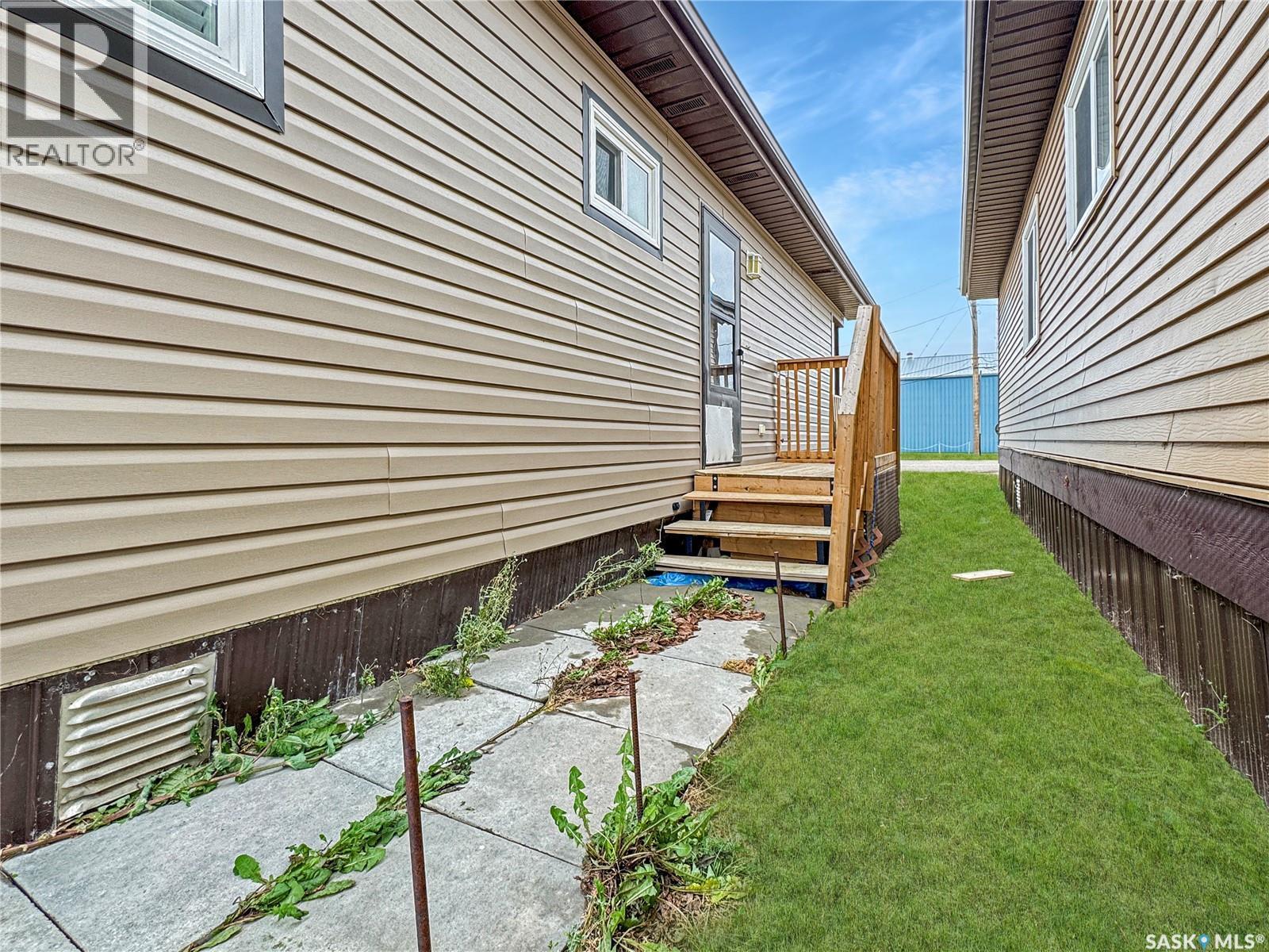 406 Birch Drive, Maidstone, SK - Outdoor With Exterior