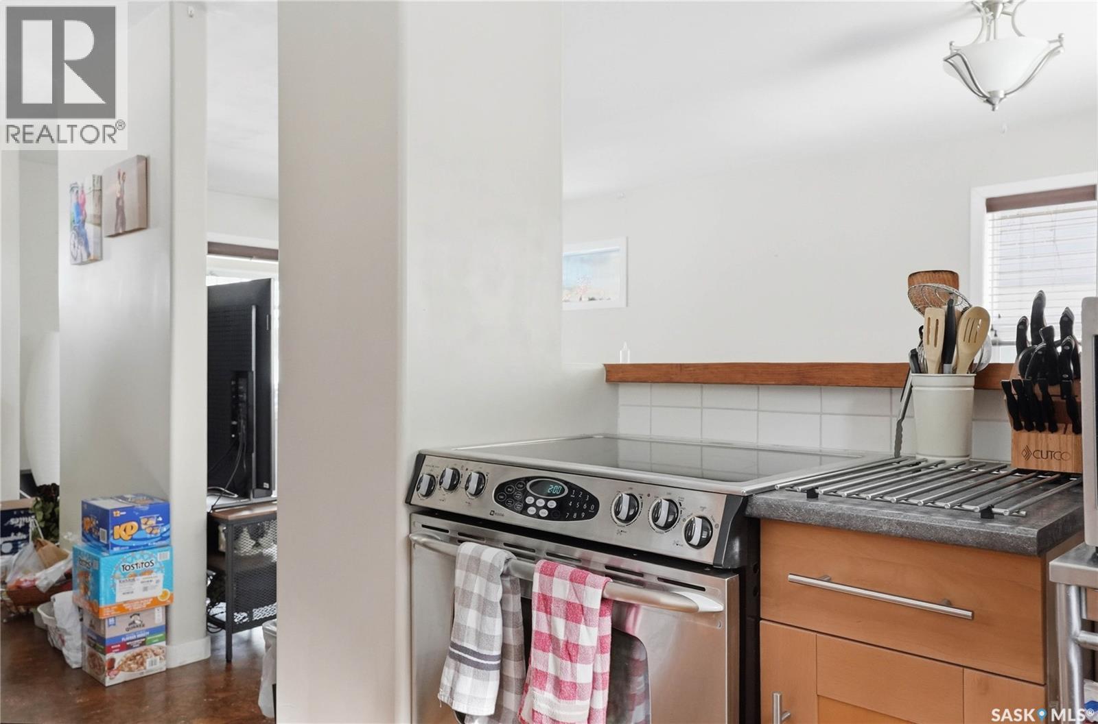 514 4Th Street E, Saskatoon, SK - Indoor Photo Showing Other Room