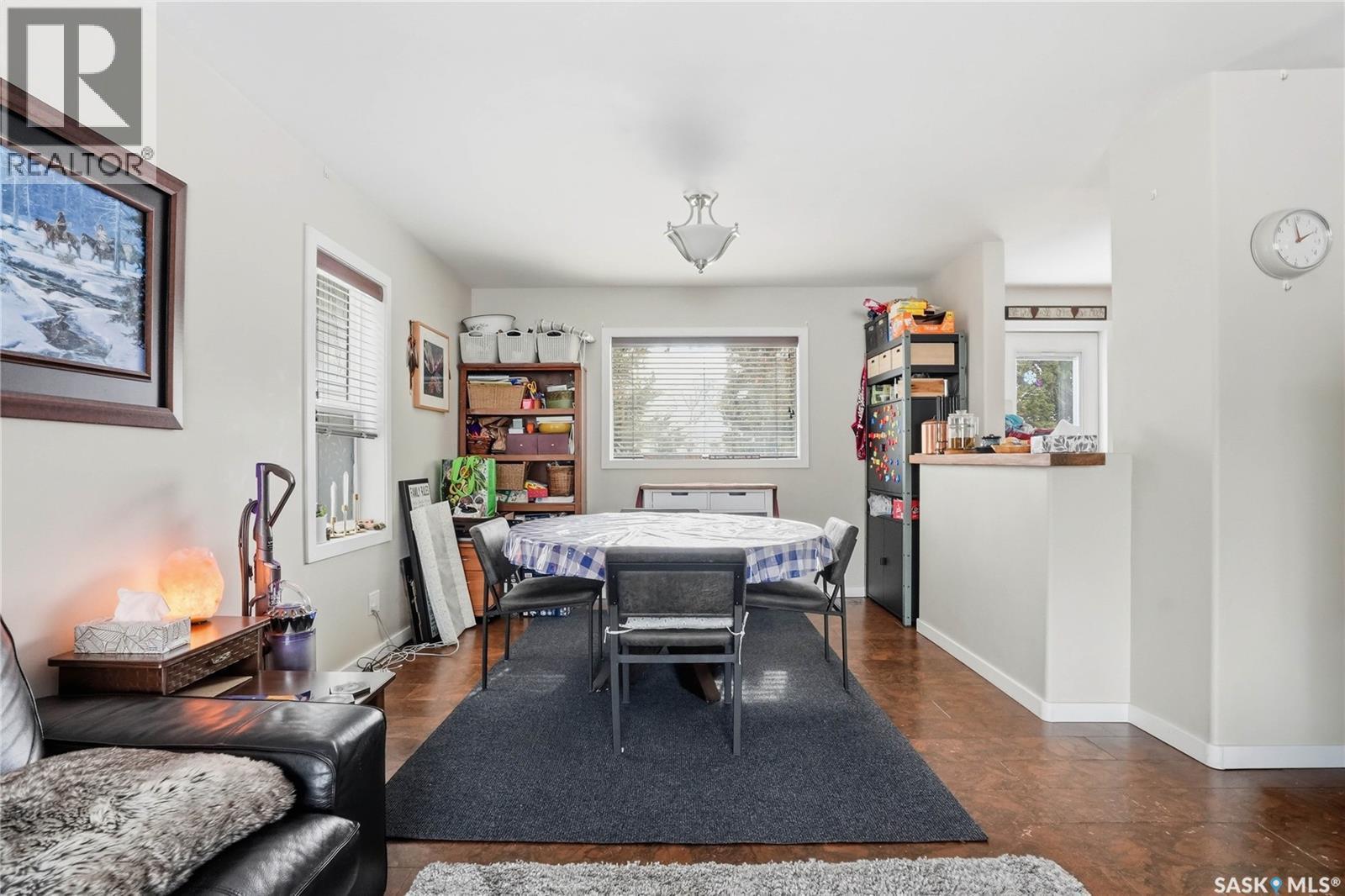 514 4Th Street E, Saskatoon, SK - Indoor