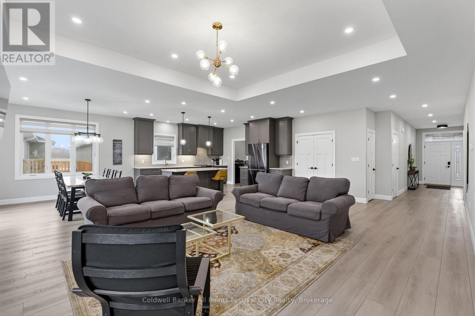 467 Warren Street, Goderich (Goderich (Town)), ON - Indoor Photo Showing Living Room