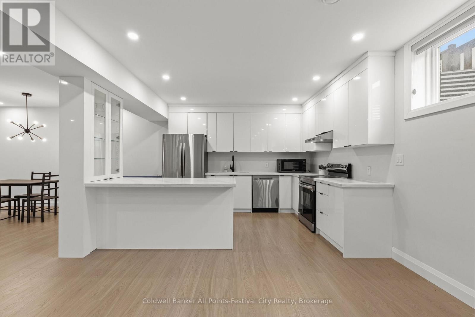 467 Warren Street, Goderich (Goderich (Town)), ON - Indoor Photo Showing Kitchen