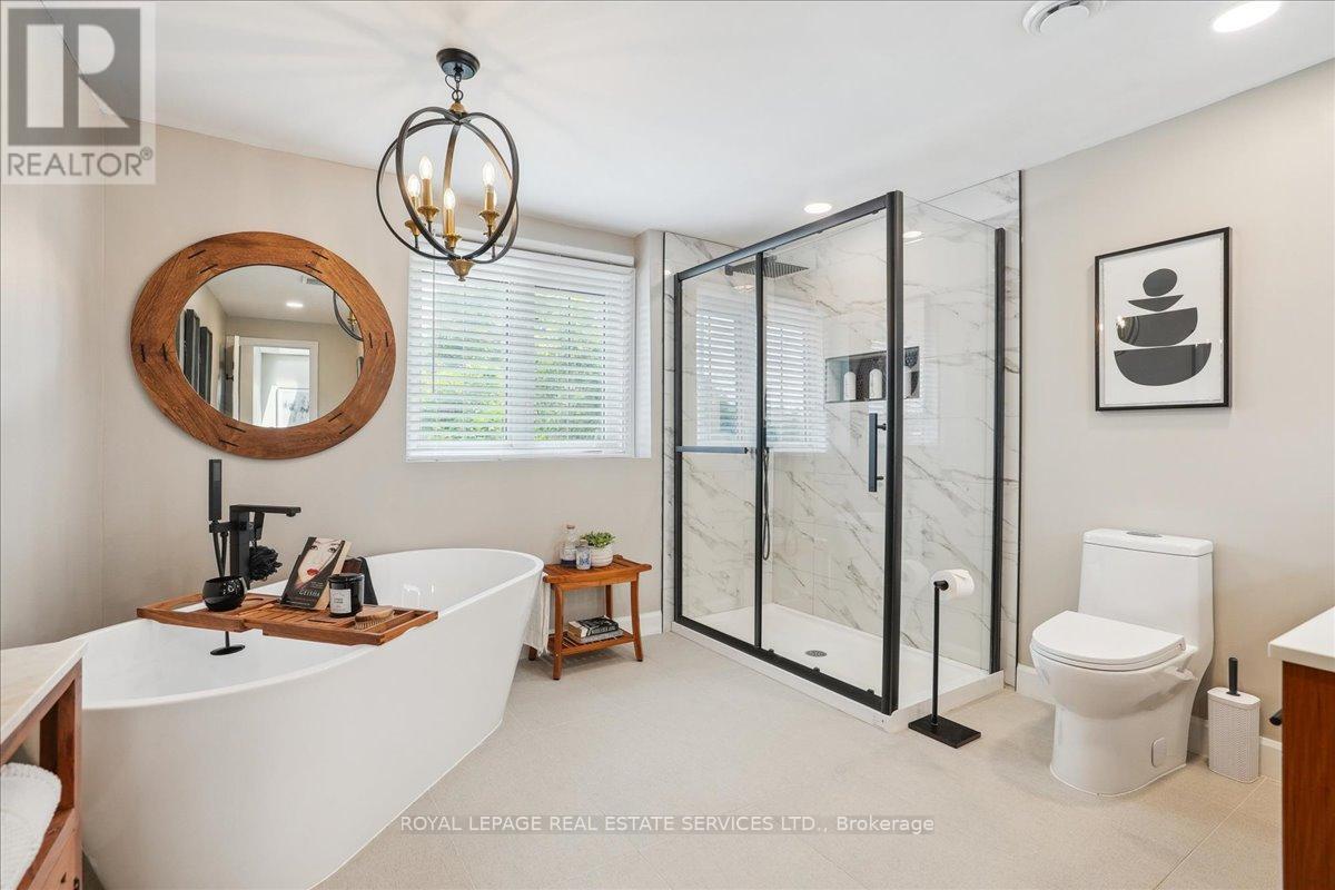 14 Dubarry Boulevard, Hamilton, ON - Indoor Photo Showing Bathroom