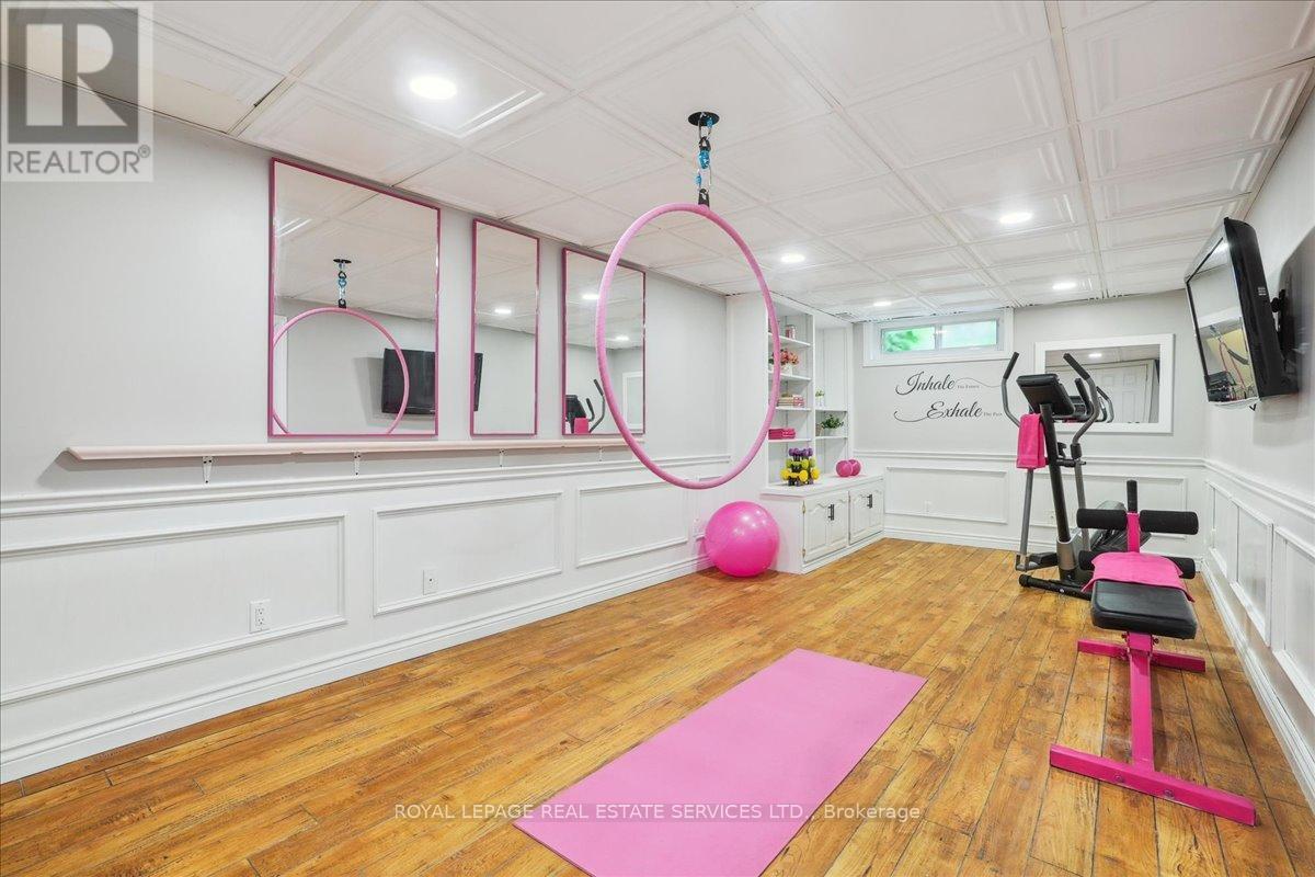 14 Dubarry Boulevard, Hamilton, ON - Indoor Photo Showing Other Room