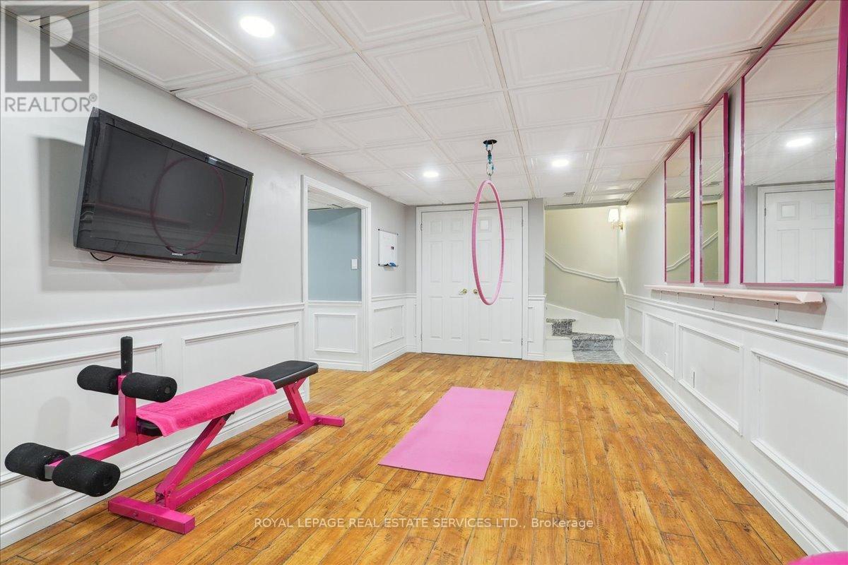 14 Dubarry Boulevard, Hamilton, ON - Indoor Photo Showing Other Room