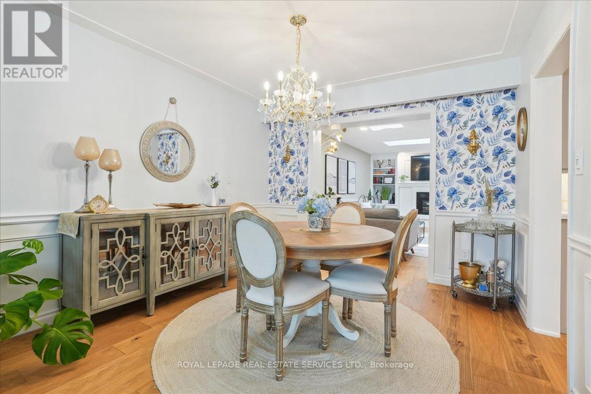 14 Dubarry Boulevard, Hamilton, ON - Indoor Photo Showing Dining Room