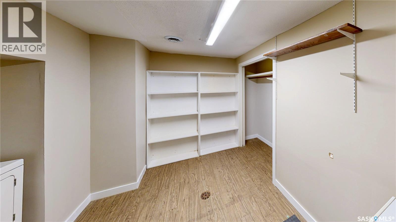 50 Lowry Place, Regina, SK - Indoor