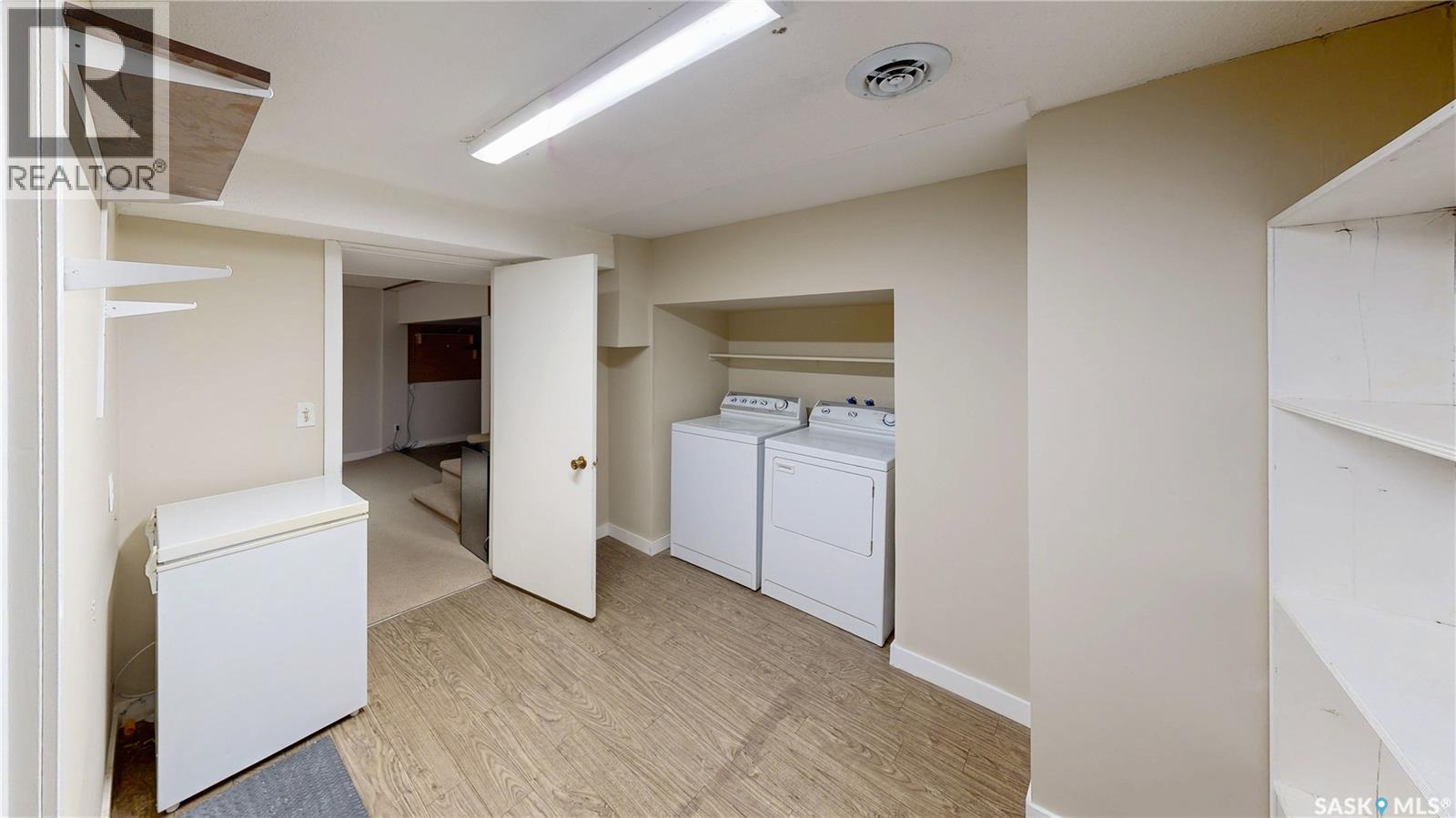 50 Lowry Place, Regina, SK - Indoor Photo Showing Laundry Room