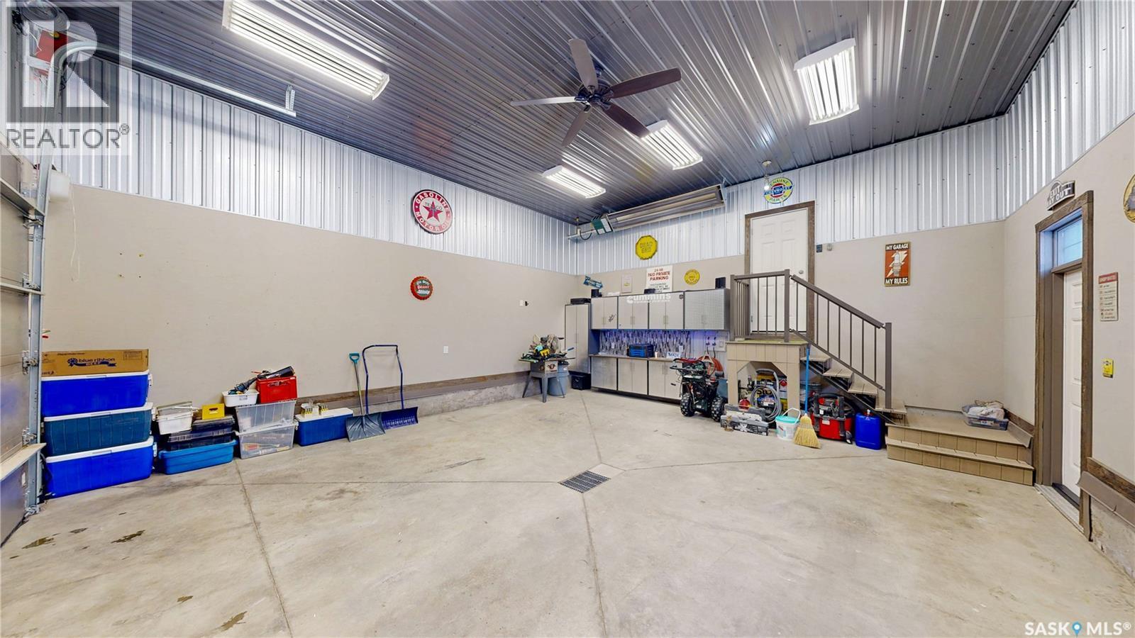 4342 Skinner Place, Regina, SK - Indoor Photo Showing Garage