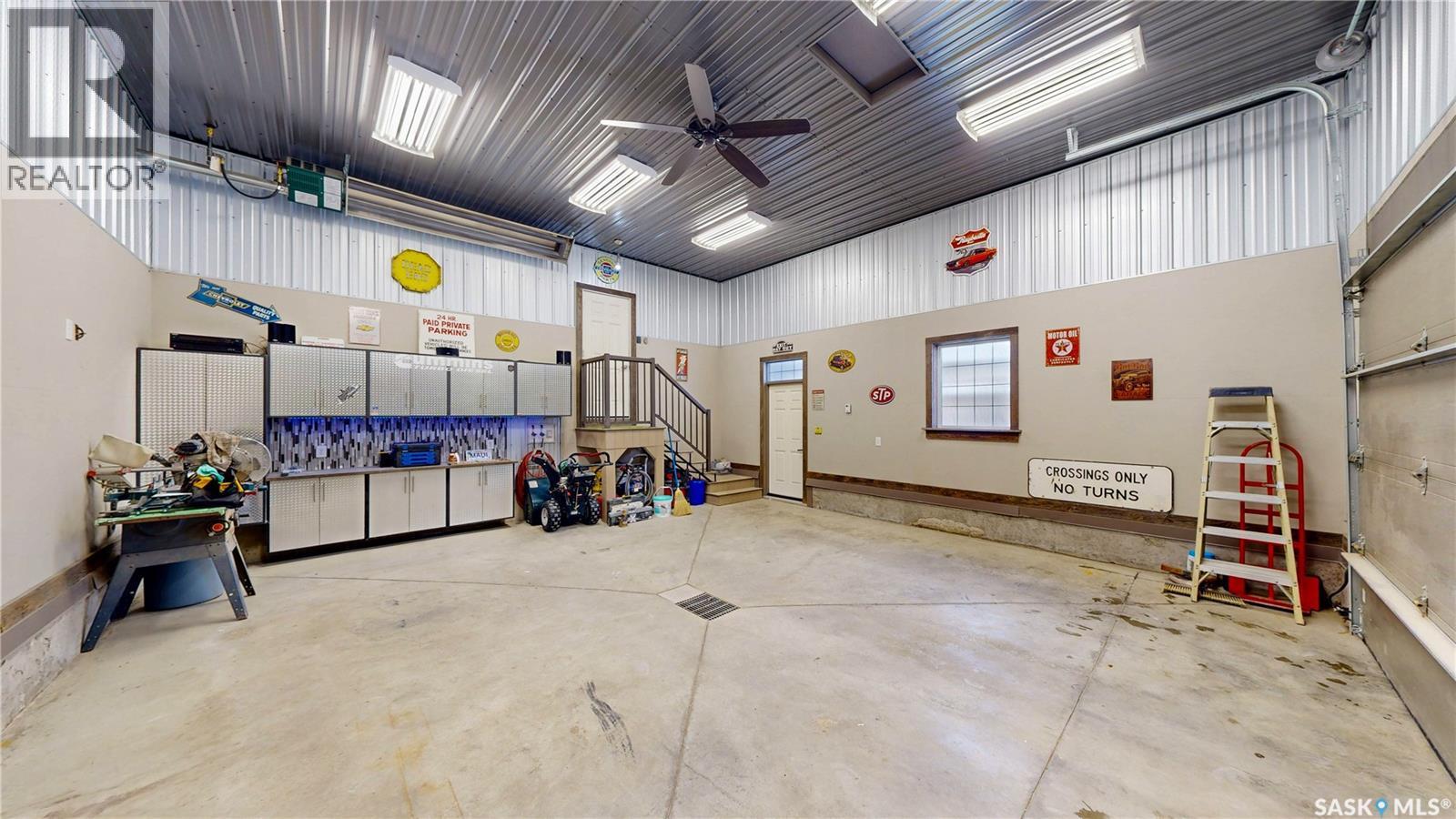 4342 Skinner Place, Regina, SK - Indoor Photo Showing Garage