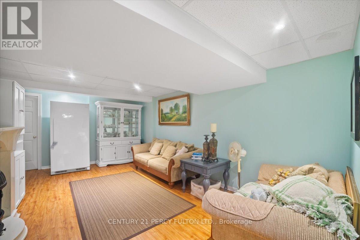 1250 Ormond Drive, Oshawa, ON - Indoor