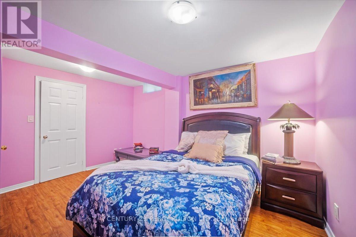 1250 Ormond Drive, Oshawa, ON - Indoor Photo Showing Bedroom