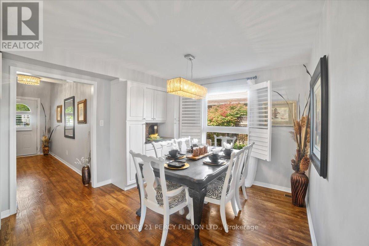 1250 Ormond Drive, Oshawa, ON - Indoor Photo Showing Dining Room