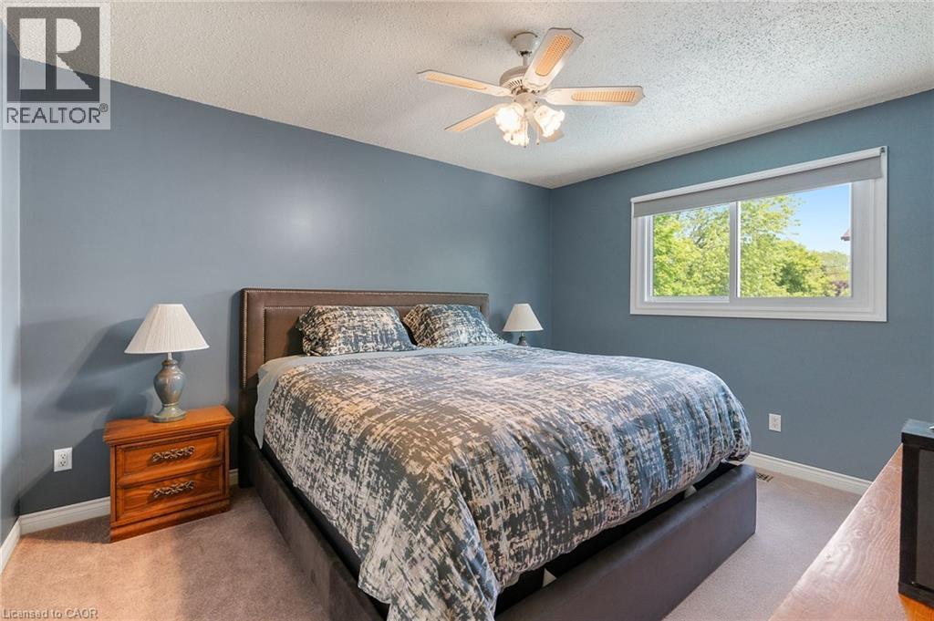 25 Burke Drive, Caledonia, ON - Indoor Photo Showing Bedroom