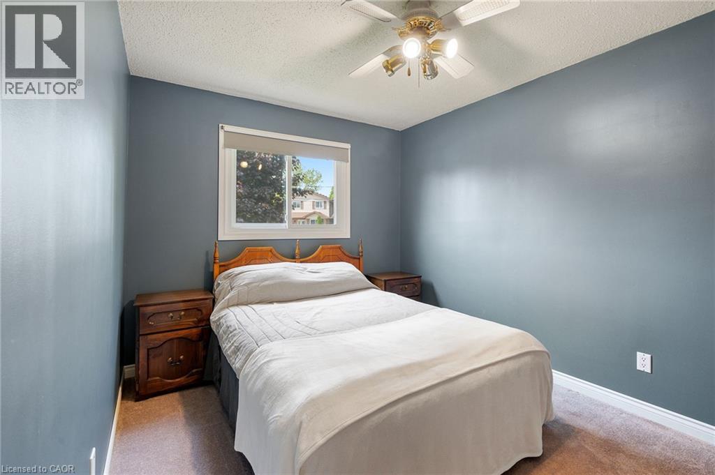 25 Burke Drive, Caledonia, ON - Indoor Photo Showing Bedroom