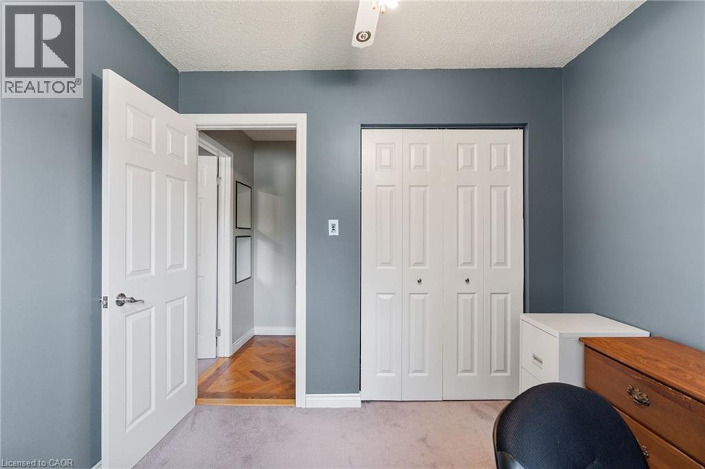 25 Burke Drive, Caledonia, ON - Indoor Photo Showing Bedroom
